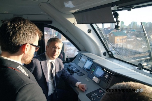 В Башкирии начал курсировать пригородный поезд «Орлан» от Уфы до Кумертау В Башкирии начал курсировать пригородный поезд «Орлан» от Уфы до Кумертау