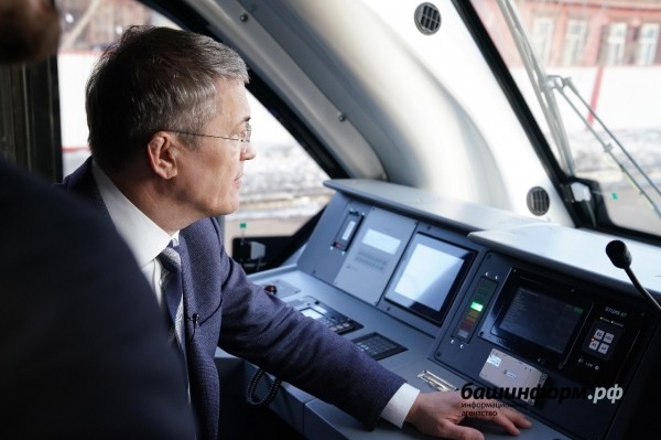 В Башкирии начал курсировать пригородный поезд «Орлан» от Уфы до Кумертау В Башкирии начал курсировать пригородный поезд «Орлан» от Уфы до Кумертау