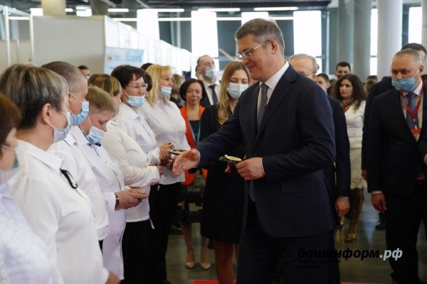 Уфа получила 10 новых троллейбусов марки «Горожанин» с автономным ходом Уфа получила 10 новых троллейбусов марки «Горожанин» с автономным ходом