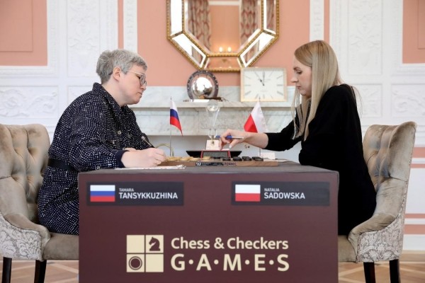 Песков прокомментировал снятие российского флага на ЧМ по шашкам с участием Тансыккужиной