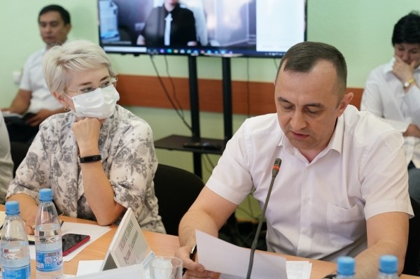 Радий Хабиров предложил создать межведомственную комиссию по вопросам недропользования Радий Хабиров предложил создать межведомственную комиссию по вопросам недропользования