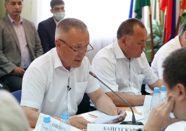 Радий Хабиров предложил создать межведомственную комиссию по вопросам недропользования Радий Хабиров предложил создать межведомственную комиссию по вопросам недропользования