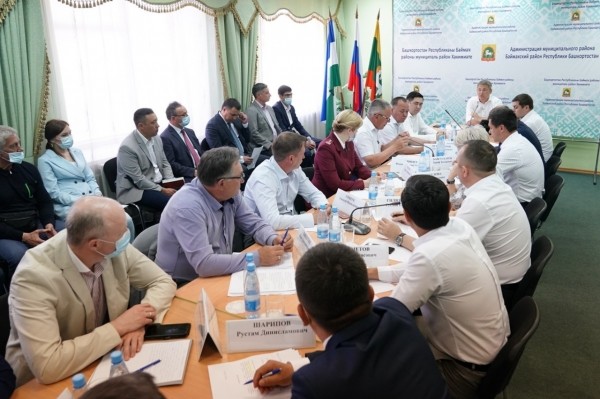 Радий Хабиров предложил создать межведомственную комиссию по вопросам недропользования Радий Хабиров предложил создать межведомственную комиссию по вопросам недропользования