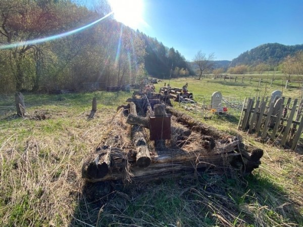 Путешественник нашел необычные захоронения в Башкирии Путешественник нашел необычные захоронения в Башкирии