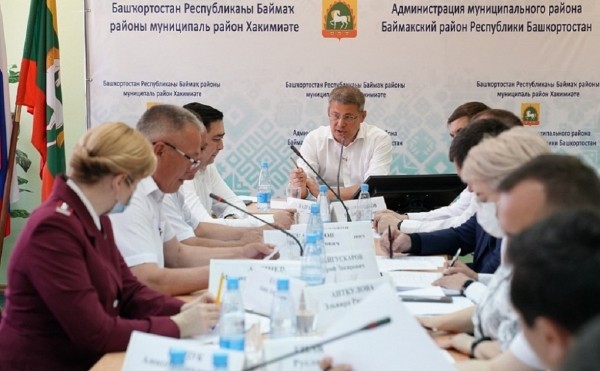 Радий Хабиров предложил усилить контроль за недропользованием Радий Хабиров предложил усилить контроль за недропользованием