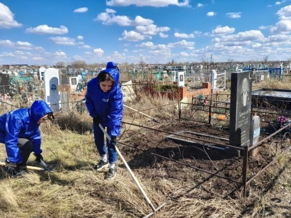 Радий Хабиров сообщил о датах проведения субботников на кладбищах  Радий Хабиров сообщил о датах проведения субботников на кладбищах