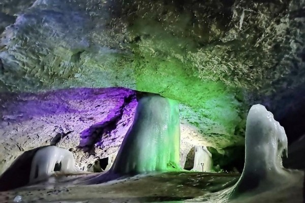 Экскурсии в Аскынскую ледяную пещеру теперь будут доступны для пожилых и инвалидов Экскурсии в Аскынскую ледяную пещеру теперь будут доступны для пожилых и инвалидов