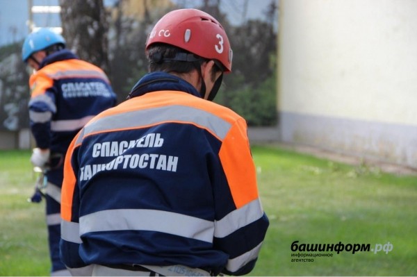 В Башкирии турист сорвался со скалы В Башкирии турист сорвался со скалы