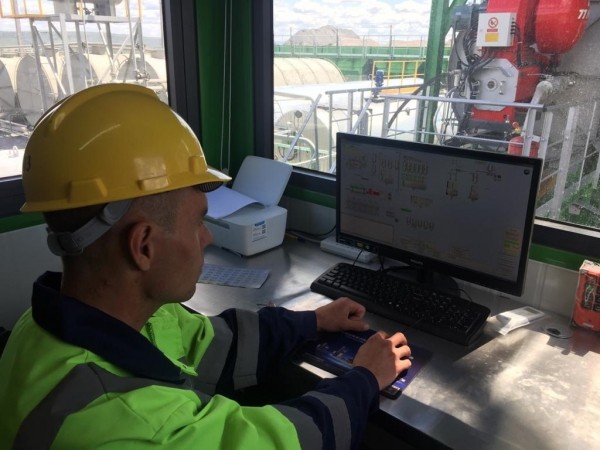 В Кигинском районе Башкирии в рекордные сроки построили асфальтобетонный завод