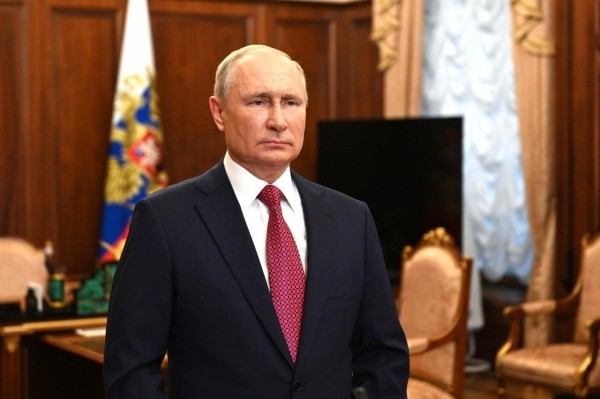 Владимир Путин поручил до 1 июля расширить льготную семейную ипотеку Владимир Путин поручил до 1 июля расширить льготную семейную ипотеку