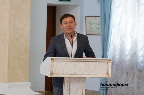 Радий Хабиров поздравил жителей Башкирии с Днём семьи, любви и верности Радий Хабиров поздравил жителей Башкирии с Днём семьи, любви и верности