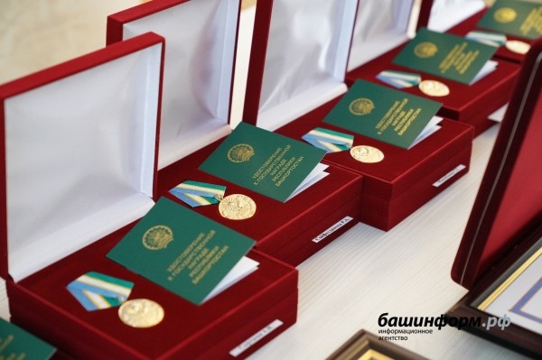 Радий Хабиров поздравил жителей Башкирии с Днём семьи, любви и верности Радий Хабиров поздравил жителей Башкирии с Днём семьи, любви и верности