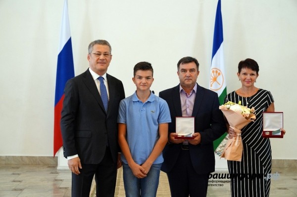 Радий Хабиров поздравил жителей Башкирии с Днём семьи, любви и верности Радий Хабиров поздравил жителей Башкирии с Днём семьи, любви и верности