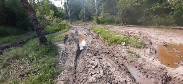 На водопаде Атыш туристы ездят на квадроциклах и разрушают окрестности 