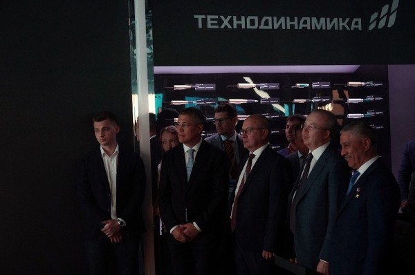 Почти в каждом самолёте на авиасалоне МАКС-2021 есть комплектующие из Башкирии - Хабиров Почти в каждом самолёте на авиасалоне МАКС-2021 есть комплектующие из Башкирии - Хабиров