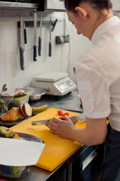 «Ковид прошелся по всем, кто в услугах»: в Уфе наблюдается острый дефицит поваров «Ковид прошелся по всем, кто в услугах»: в Уфе наблюдается острый дефицит поваров