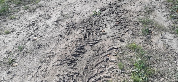 На водопаде Атыш туристы ездят на квадроциклах и разрушают окрестности 