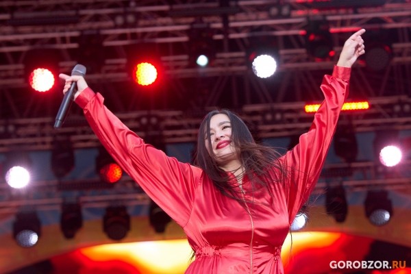 В Уфе на Всемирной Фольклориаде выступила певица Манижа 