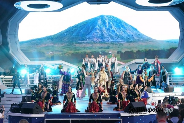 Радий Хабиров дал старт Нацфиналу WorldSkills Russia — 2021 в Уфе Радий Хабиров дал старт Нацфиналу WorldSkills Russia — 2021 в Уфе