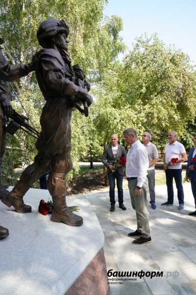 Радий Хабиров встретился с ветеранами Воздушно-десантных войск