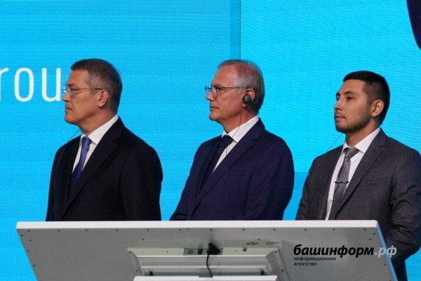 Владимир Путин в Башкирии принял участие в запуске завода по производству белого цемента Владимир Путин в Башкирии принял участие в запуске завода по производству белого цемента