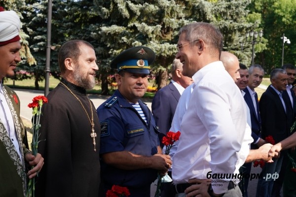 Радий Хабиров встретился с ветеранами Воздушно-десантных войск