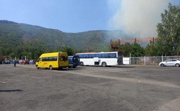 837 человек эвакуировали из лагеря в Башкирии из-за природного пожара 837 человек эвакуировали из лагеря в Башкирии из-за природного пожара