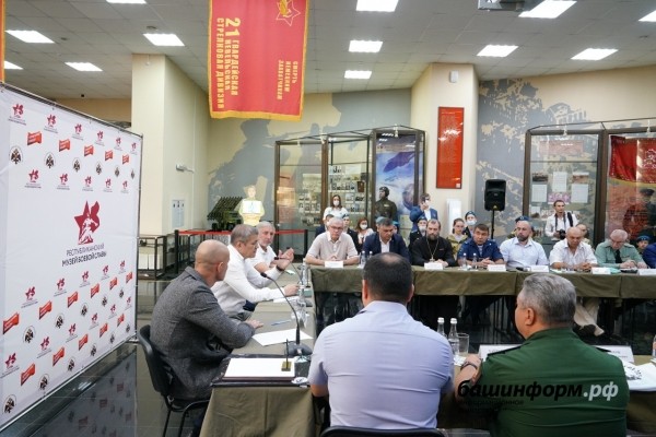 Радий Хабиров встретился с ветеранами Воздушно-десантных войск