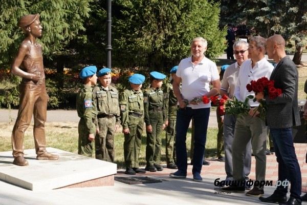 Радий Хабиров встретился с ветеранами Воздушно-десантных войск