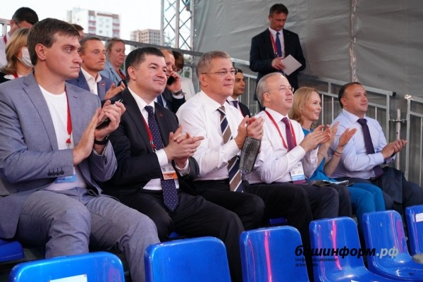 Радий Хабиров дал старт Нацфиналу WorldSkills Russia — 2021 в Уфе Радий Хабиров дал старт Нацфиналу WorldSkills Russia — 2021 в Уфе