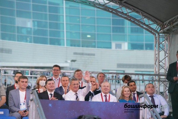 Радий Хабиров дал старт Нацфиналу WorldSkills Russia — 2021 в Уфе Радий Хабиров дал старт Нацфиналу WorldSkills Russia — 2021 в Уфе