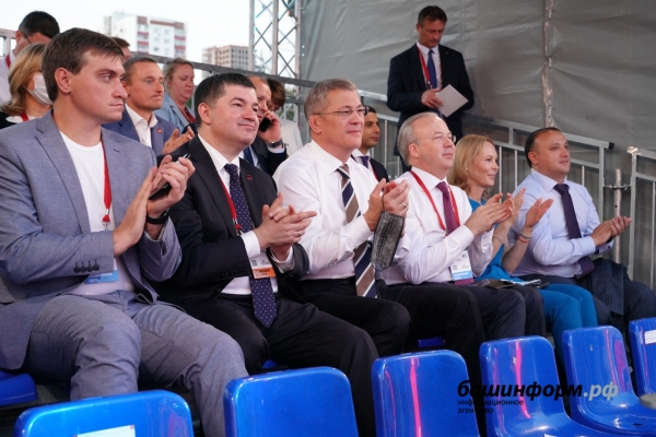 Радий Хабиров дал старт Нацфиналу WorldSkills Russia — 2021 в Уфе Радий Хабиров дал старт Нацфиналу WorldSkills Russia — 2021 в Уфе