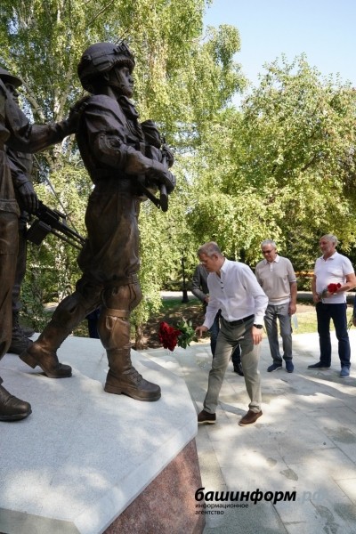 Радий Хабиров встретился с ветеранами Воздушно-десантных войск