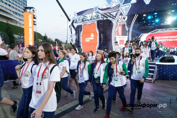 Радий Хабиров дал старт Нацфиналу WorldSkills Russia — 2021 в Уфе Радий Хабиров дал старт Нацфиналу WorldSkills Russia — 2021 в Уфе