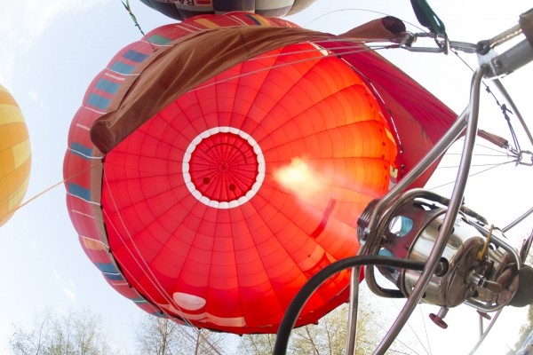 «Мы и есть ветер»: в Уфе стартовал третий фестиваль воздухоплавания «Самрау» 