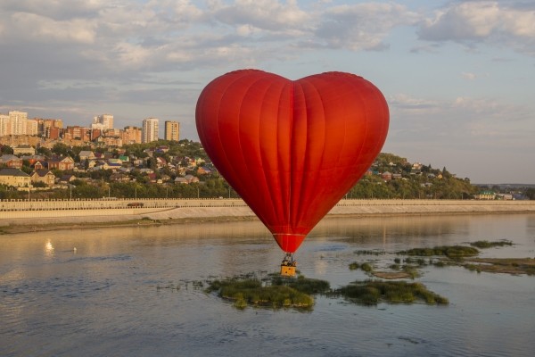 «Мы и есть ветер»: в Уфе стартовал третий фестиваль воздухоплавания «Самрау» 