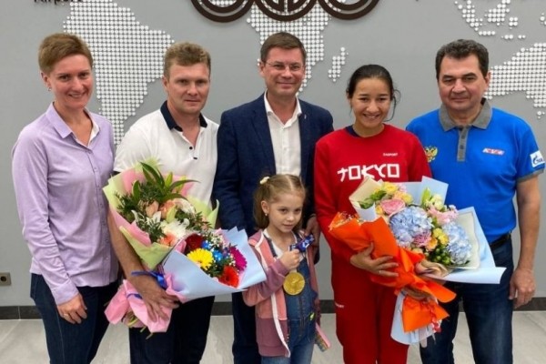 Олимпийская чемпионка Аделина Загидуллина вернулась в Уфу
Олимпийская чемпионка Аделина Загидуллина вернулась в Уфу