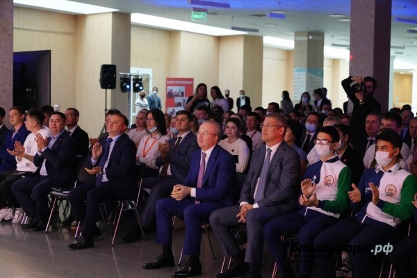 Башкирских победителей и призеров чемпионата «Молодые профессионалы» наградили премиями Башкирских победителей и призеров чемпионата «Молодые профессионалы» наградили премиями