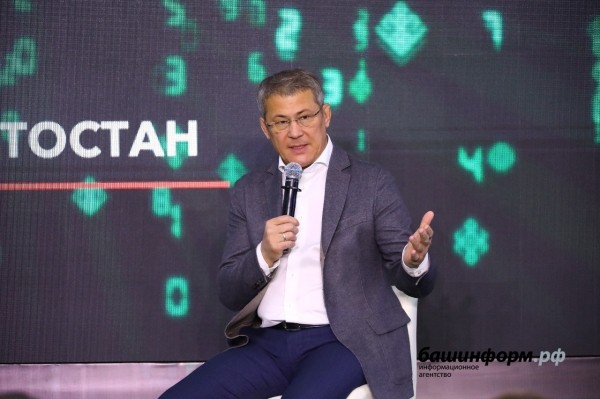 Глава Башкирии ответил журналистам, уходит ли в Госдуму Александр Сидякин