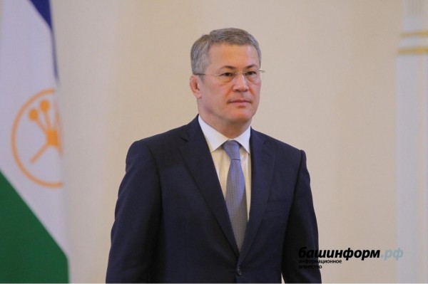 Президент России наградил Радия Хабирова орденом Александра Невского