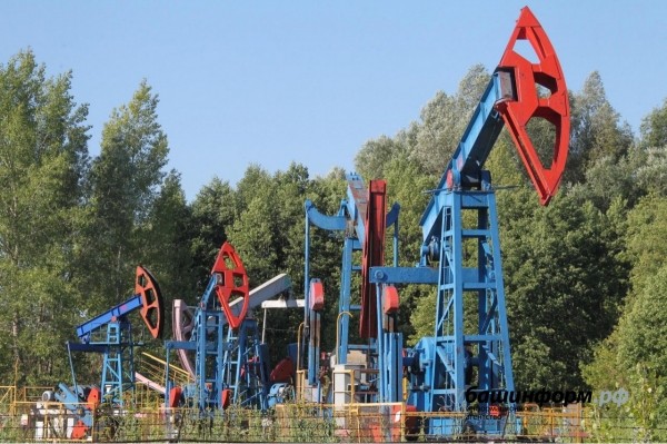 В России отмечается День нефтяника В России отмечается День нефтяника