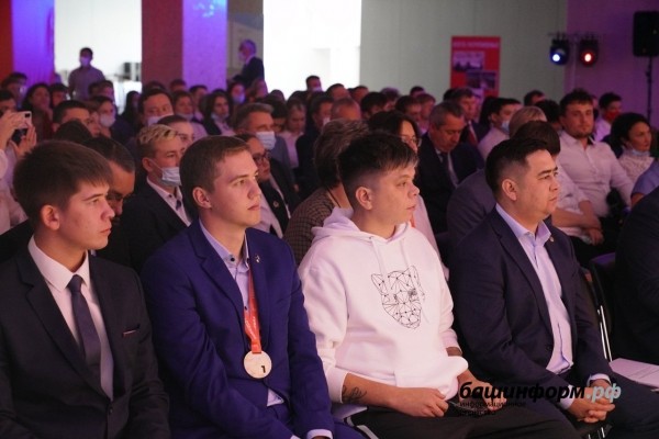 Башкирских победителей и призеров чемпионата «Молодые профессионалы» наградили премиями Башкирских победителей и призеров чемпионата «Молодые профессионалы» наградили премиями