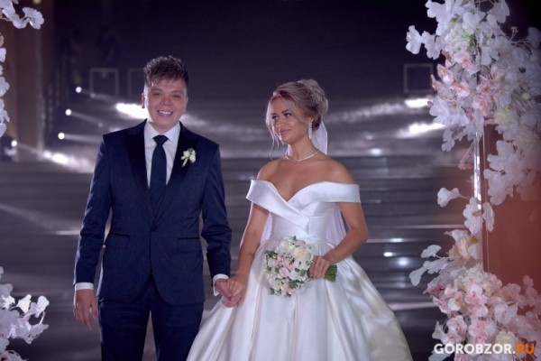 «Майбах» за 20 млн, горы конфетти и высокопоставленные гости»: как прошла свадьба певца Элвина Грея 