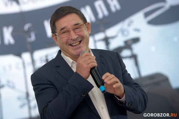 «Майбах» за 20 млн, горы конфетти и высокопоставленные гости»: как прошла свадьба певца Элвина Грея 