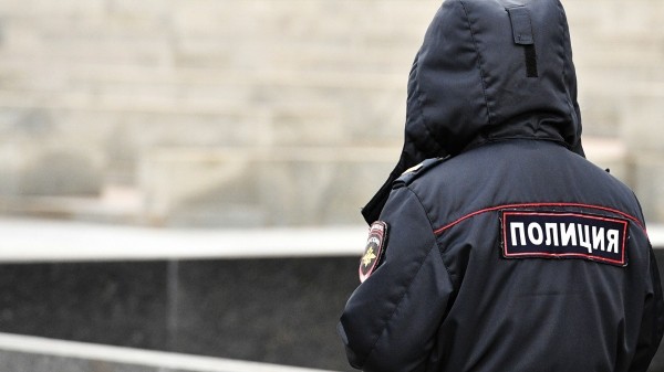 В Башкирии полицейские силой вывели пенсионерку из автобуса за нарушение COVID-ограничений В Башкирии полицейские силой вывели пенсионерку из автобуса за нарушение COVID-ограничений