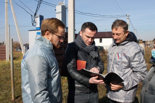 В Уфимском районе энергетики установили трансформаторную подстанцию во дворе частного дома