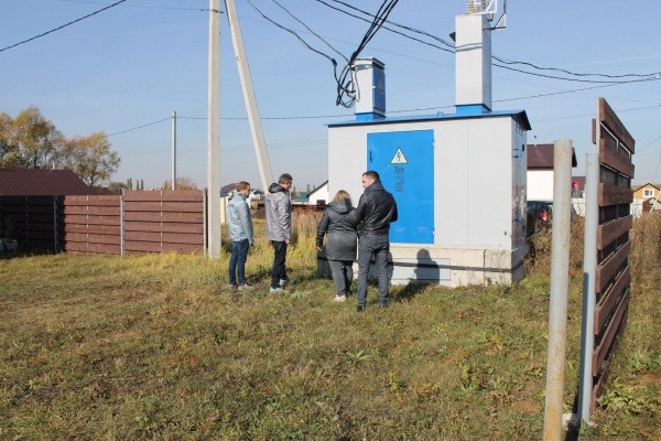 В Уфимском районе энергетики установили трансформаторную подстанцию во дворе частного дома