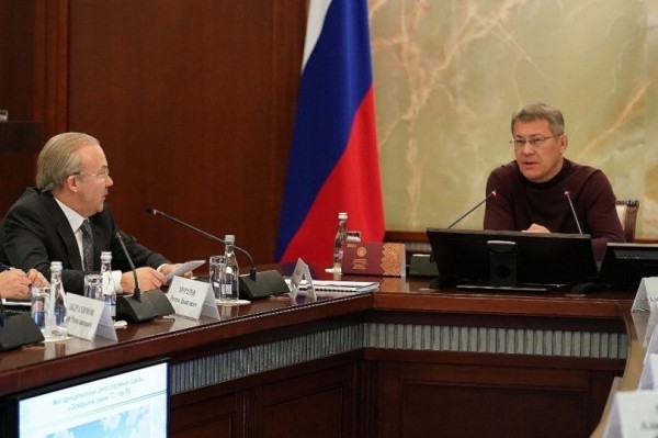 Радий Хабиров поручил разработать брендбук 450-летия Уфы
Радий Хабиров поручил разработать брендбук 450-летия Уфы