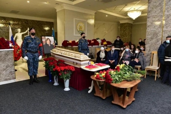 В Уфе прошла траурная церемония прощания с Земфирой Латыповой  В Уфе прошла траурная церемония прощания с Земфирой Латыповой