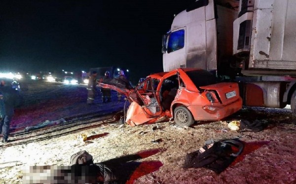 Четыре человека из Башкирии погибли в аварии на трассе М-7 в Татарстане Четыре человека из Башкирии погибли в аварии на трассе М-7 в Татарстане